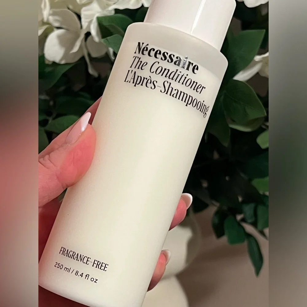 NECESSAIRE • THE CONDITIONER • NEW WITHOUT BOX